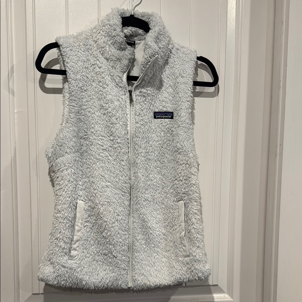 Patagonia White Sherpa Fleece Vest - Women’s Cozy Zip-Up